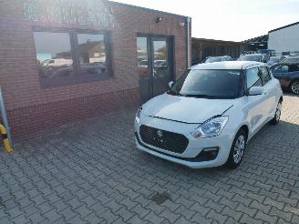 Voiture accidenté Suzuki Swift  2019/4