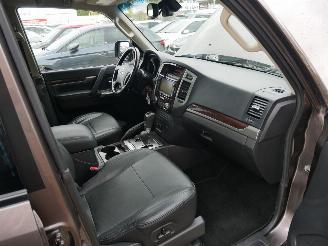 Mitsubishi Pajero 3.2 DI-D  PANORAMADAK LEER XENON AWD 7 PERSOONS picture 17