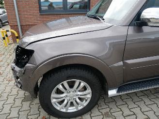 Mitsubishi Pajero 3.2 DI-D  PANORAMADAK LEER XENON AWD 7 PERSOONS picture 7