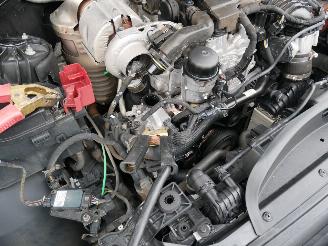 Jaguar XE R DYNAMIC MOTORSCHADE picture 17