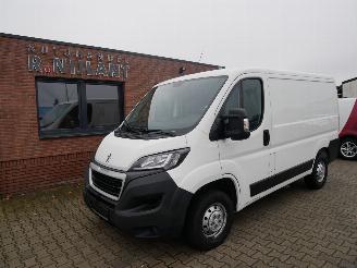 skadebil bedrijf Peugeot Boxer L1H1 MOTORSCHADE.LOOPT WEL MAAR ONREGELMATIG 2020/12