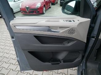 Volkswagen Transporter T7 MULTIVAN DSG picture 18