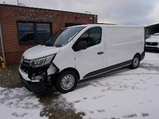 skadebil bedrijf Renault Trafic L2H1 COMFORT 2022/3