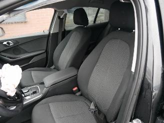 BMW 1-serie 116i ADVANTAGE LED VIRTUAL COCKPIT picture 11