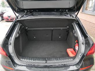 BMW 1-serie 116i ADVANTAGE LED VIRTUAL COCKPIT picture 15