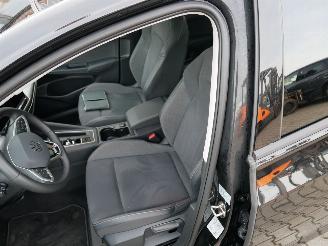 Volkswagen Golf 1.5 eTSI PANORAMADAK ACC VIRTUAL COCKPIT. picture 11