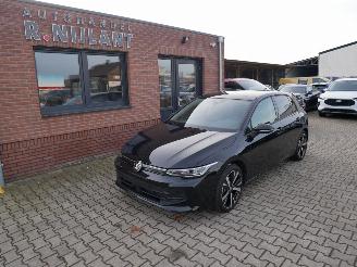 damaged passenger cars Volkswagen Golf 1.5 eTSI PANORAMADAK ACC VIRTUAL COCKPIT. 2025/5