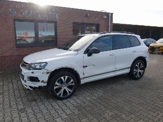krockskadad bil auto Volkswagen Touareg V6 TDI 4 MOTION R-LINE BLACK ADVENTURE PANORAMADAK BI-XENON 2014/2