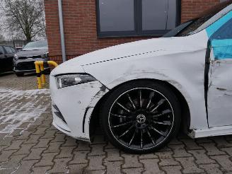 Mercedes A-klasse A 180 D AMG ALCANTARA LED PANORAMADAK picture 7