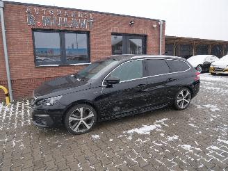 krockskadad bil auto Peugeot 308 GT-Line SW PANORAMADAK NIEUWE MOTOR MET REKENING LED 2017/9