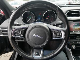 Jaguar XE R SPORT MOTOR ROOKT BIJ RIJDEN!!! picture 9