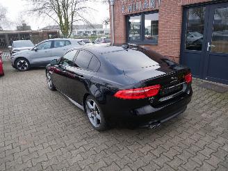 Jaguar XE R SPORT MOTOR ROOKT BIJ RIJDEN!!! picture 4