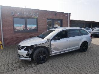 Voiture accidenté Skoda Octavia STYLE 2020/12