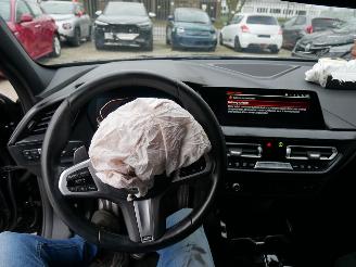 BMW 1-serie 120D M-SPORT picture 14