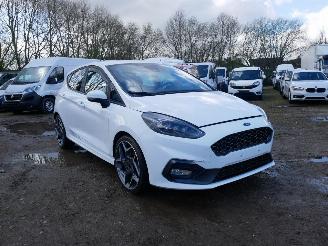 krockskadad bil auto Ford Fiesta ST LED B&O 2019/4
