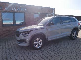 Schadeauto Skoda Kodiaq SPORTLINE 4x4 PANORAMADAK LED VIRTUAL ACC ALCANTARA 2022/6