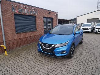 damaged passenger cars Nissan Qashqai PANORAMADAK HALF LEER LED 2019/2