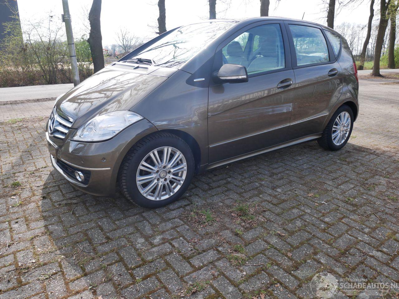 Mercedes A-klasse A 180 ELEGANCE BI-XENON SCHUIFDAK AUTOMAAT