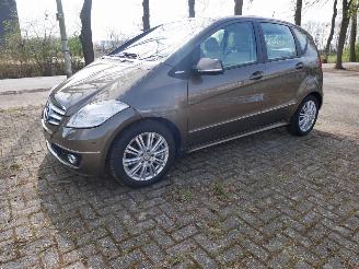damaged passenger cars Mercedes A-klasse A 180 ELEGANCE BI-XENON SCHUIFDAK AUTOMAAT 2010/8