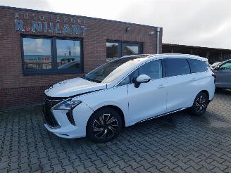 Schadeauto DFSK XK FORTHING U TOUR PANORAMADAK LEER LED 7 PERSOONS 2023/10