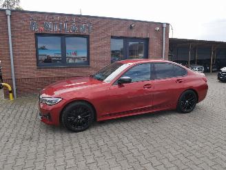 Schadeauto BMW 3-serie 320 D SPORTLINE VIRTUAL COCKPIT LEER LED HUD 2019/2