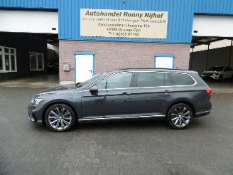 krockskadad bil auto Volkswagen Passat GTE R-LINE PLUG-IN PANORAMADAK ACC VIRTUAL COCKPIT MASSAGE 2020/11