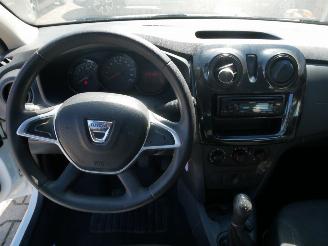 Dacia Logan MOTORSCHADE picture 9