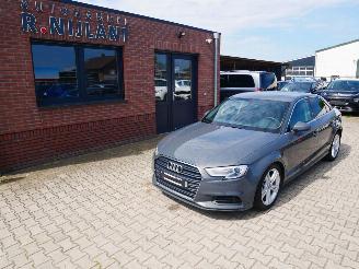 Schadeauto Audi A3 30 TDI VIRTUAL COCKPIT XENON 2018/10