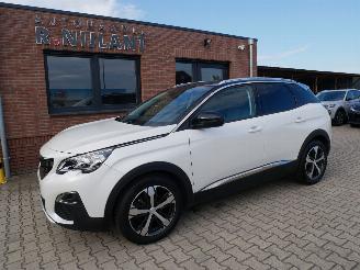 Schadeauto Peugeot 3008 ALLURE PANORAMADAK 2018/2
