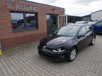 Damaged car Volkswagen Golf 1.6 TDI COMFORTLINE 2016/6