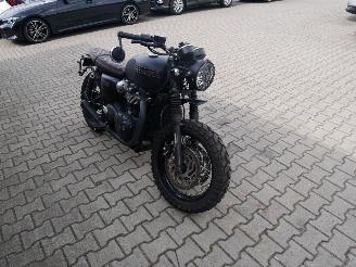Triumph Bonneville T 120 BLACK picture 2