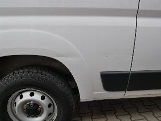 Fiat Ducato L2H2  SPRINGT SOMS UIT 1e VERSNELLING picture 5