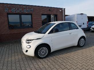 Vaurioauto  passenger cars Fiat 500E RED 2025/2