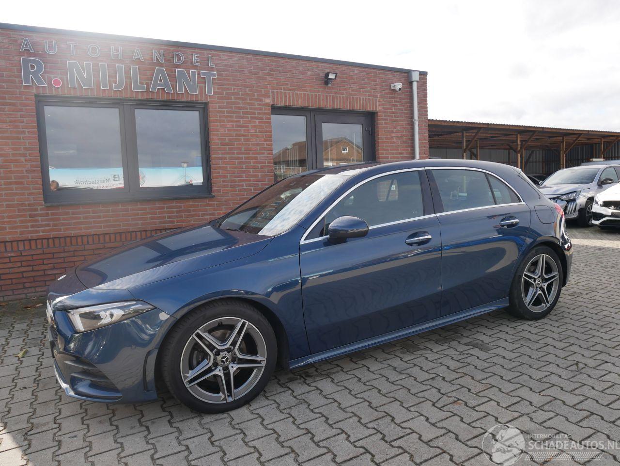 Mercedes A-klasse A 200 D AMG LINE ALCANTARA