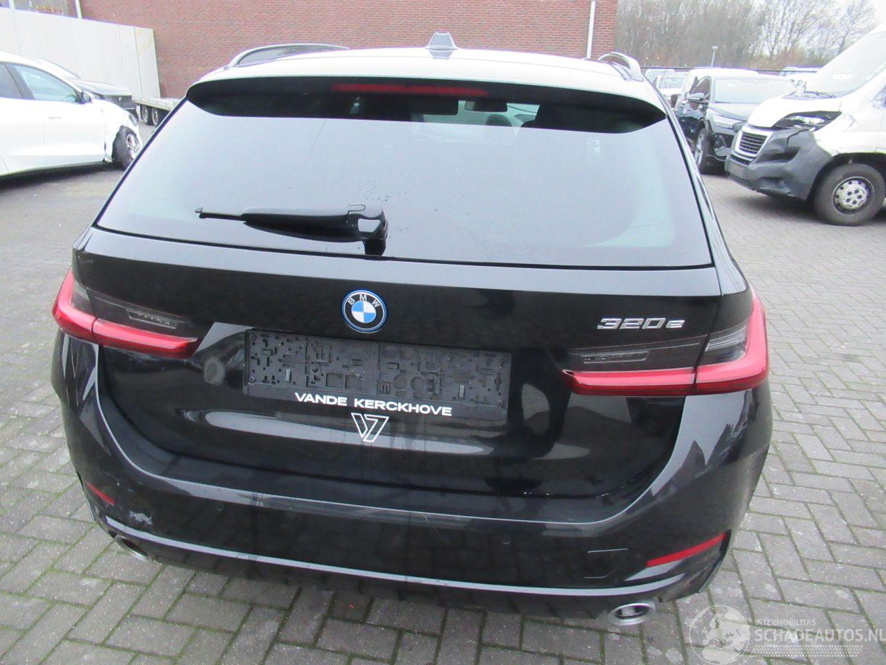 BMW 3-serie 320E Touring Aut.PluginHybrid WideScreen Cockpit Navi CruiseControl Pdc .....