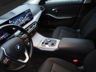 BMW 3-serie 320E Touring Aut.PluginHybrid WideScreen Cockpit Navi CruiseControl Pdc ..... picture 19