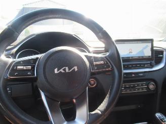 Kia Xceed 1.0T 120Pk 22.000km!! Climatronic Halfleer Navi Camera Keyless-Go ..... picture 18