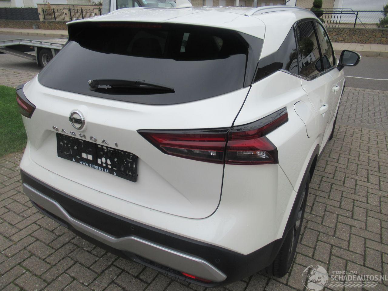Nissan Qashqai 1.3DIG-T140pk MildHybrid Climatronic Navi Panorama-D Camera Keyless-Go