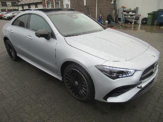 Mercedes Cla-klasse CLA 220d AUT. 9.772KM!!  AMG-LINE  NightPack HalfLeer Navi Panorama/SchuifDak Camera StoelVerwarming... picture 2