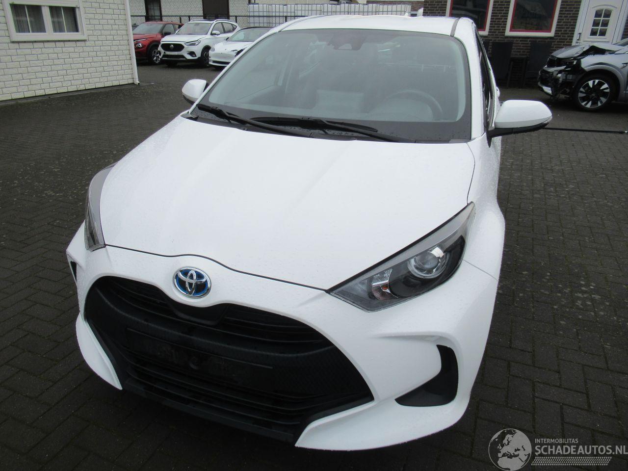Toyota Yaris 1.5HYBRID Aut. 56.200km  Climat Camera CruiseControl.......