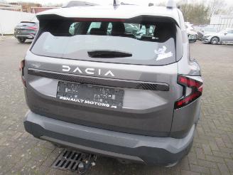 Vaurioauto  passenger cars Dacia Bigster BIGSTER 1.2 140pk MildHybrid 20.890km!! Climatronic Navi Camera ..... 2025/10