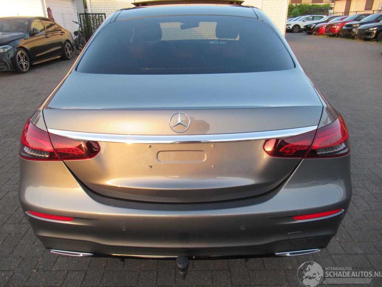 Mercedes E-klasse E200 d Aut. 79.000km!! AMG-LINE Leder Navi 360Cam Pano Burmester-Sound....