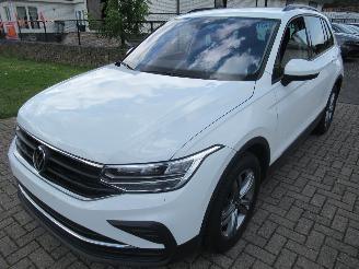 Volkswagen Tiguan 2.0TSI 190pk DSG Aut. 4MOTION 4x4  Climatronic Navi Camera TrekHaak-Klapbaar... picture 2