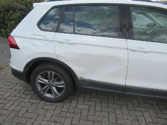 Volkswagen Tiguan 2.0TSI 190pk DSG Aut. 4MOTION 4x4  Climatronic Navi Camera TrekHaak-Klapbaar... picture 6