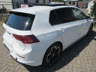 Volkswagen Golf 1.5TSI R-LINE 16.351km Pano/SchuifDak Harman/Kardon 360Cam Keyless-Go Android/Carplay... picture 4
