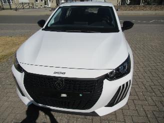 uszkodzony samochody osobowe Peugeot 208 1.2 Hybrid 22.025km Klima CruiseControl Pdc Navi>Android Auto/Carplay 2025/3