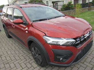 Unfallwagen Dacia Jogger TCe 7-Zits Airco Navi Camera CruiseControl Pdc.... 2025/2