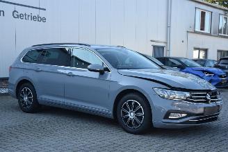 Coche accidentado Volkswagen Passat Volkswagen Passat Variant Business, DSG, Navi, Kamera, AHK 2022/8