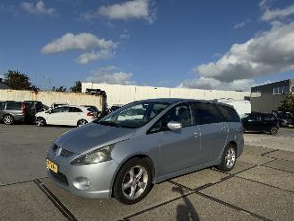 Schadeauto Mitsubishi Grandis 2.4 -16v Intense 7 persoons 2006/10