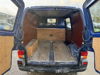 Volkswagen Transporter 1.9 TD picture 12
